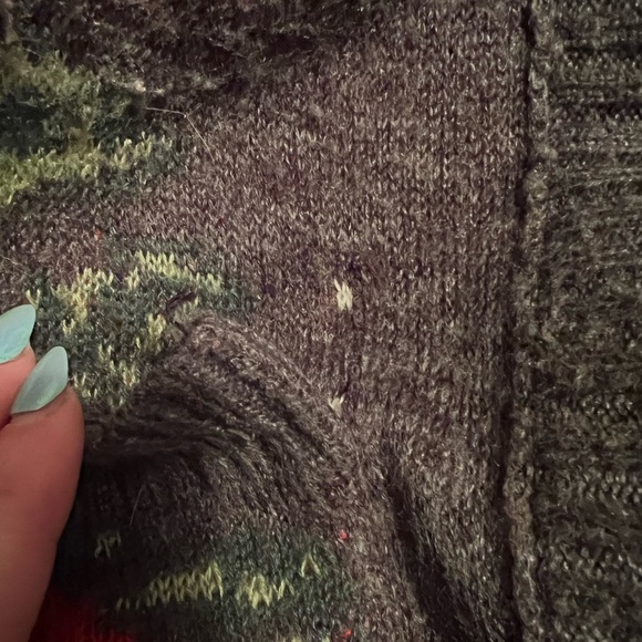 Aeropostale grey cardigan with a rose pattern woman’s size medium - Picture 4 of 4